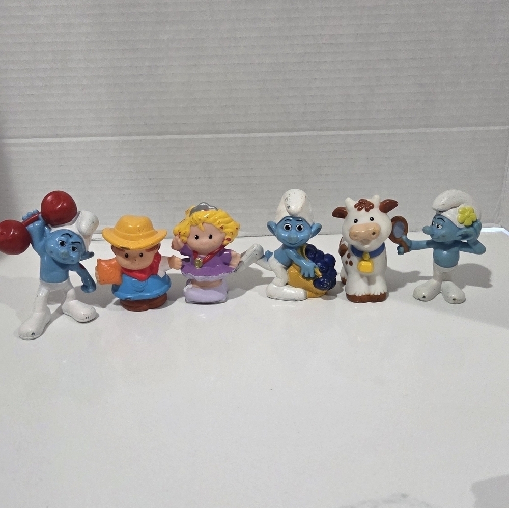 Vanity Action Figures Set - Blue, Yellow, and BrownMixed Lot Fisher Price Little